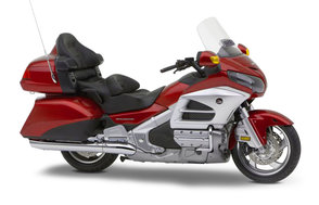 Profiter du plein air en première classe sur la Honda Gold Wing 2012