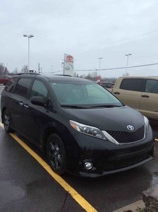2017 Toyota Sienna SE 8-Passenger V6