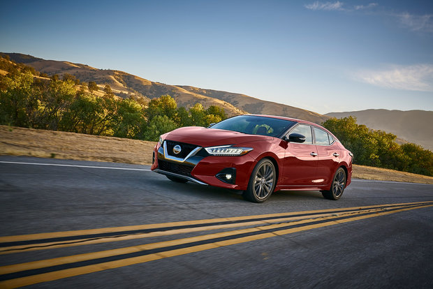 2019 Nissan Maxima bows at the Los Angeles Auto Show
