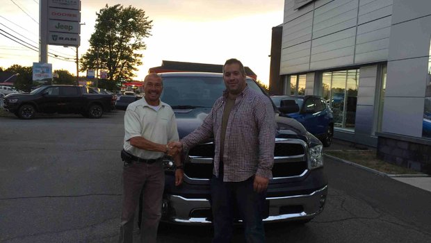 Félicitation à M. Dave Asselin pour l'achat de son nouveau Ram 1500 et bonne été