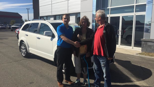 Merci à M. Ghislain Tremblay et sa conjointe pour l'achat de son Dodge Journey AWD, bonne route et félicitation.