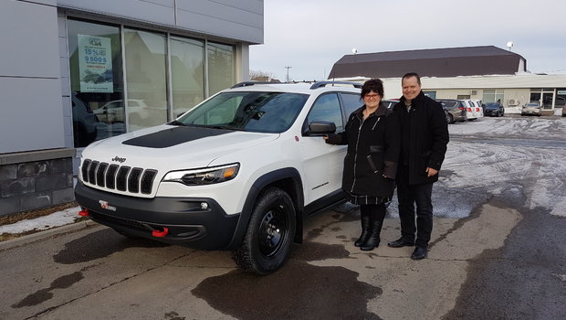 Félicitation à Mme. Charlotte Bossé de Pohénégamook pour l'achat de son super Jeep Cherokee TrailHawk. Bienvenue dans la famille Jeep.