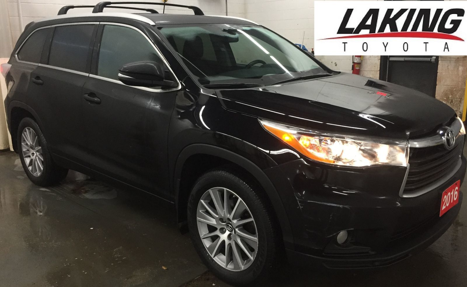 Used 2016 Toyota Highlander XLE AWD 