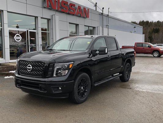 New 2018 Nissan Titan Crew Cab SV Midnight Edition at Acura Brossard ...